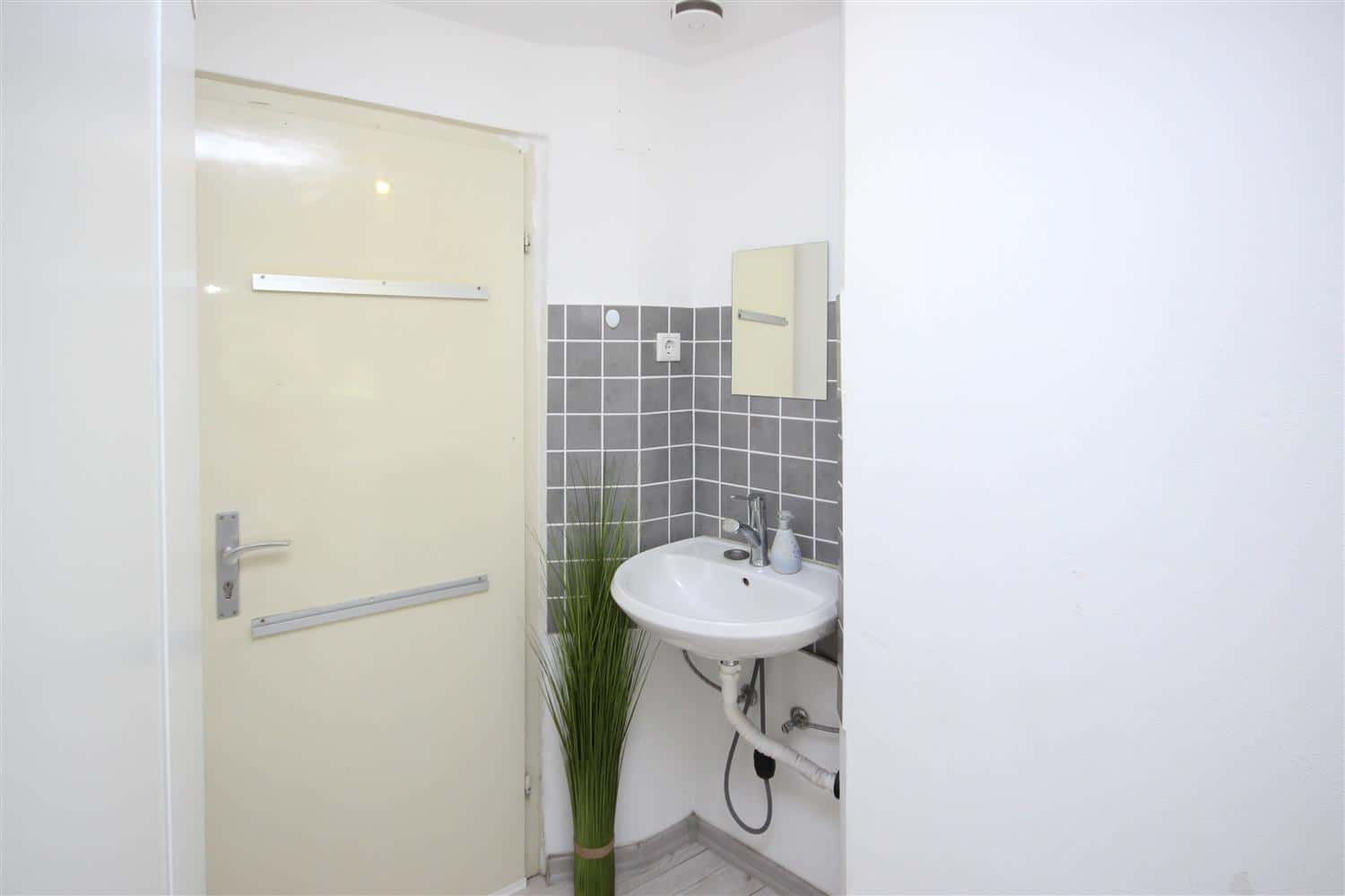 Habitación en Endersbacher Straße, Stuttgart para 60 m² con 4 dormitorios