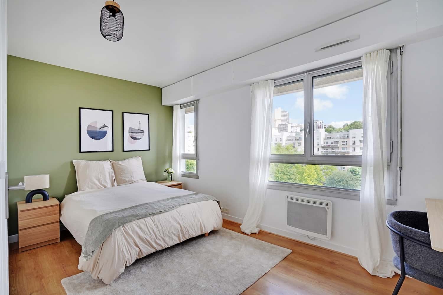 Move into this 13 m² room with a view