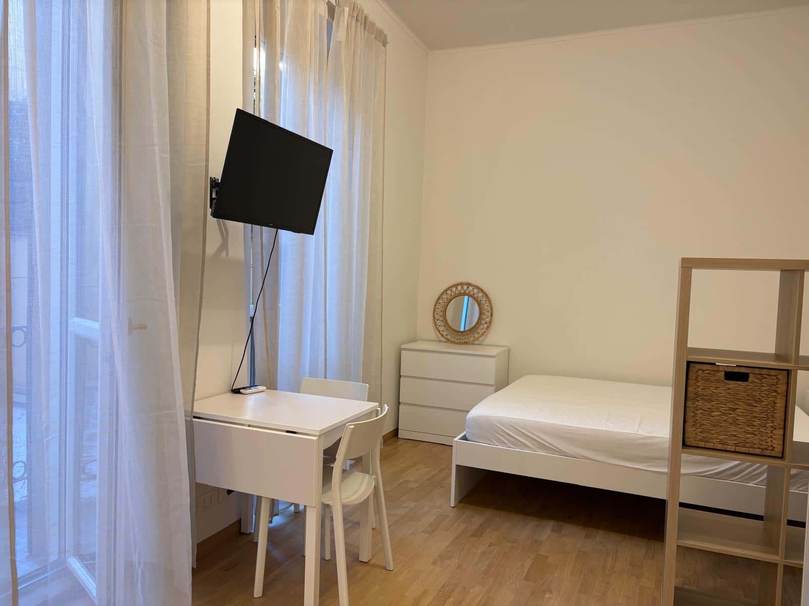 Apartment Milan, 1 bed — photo 2