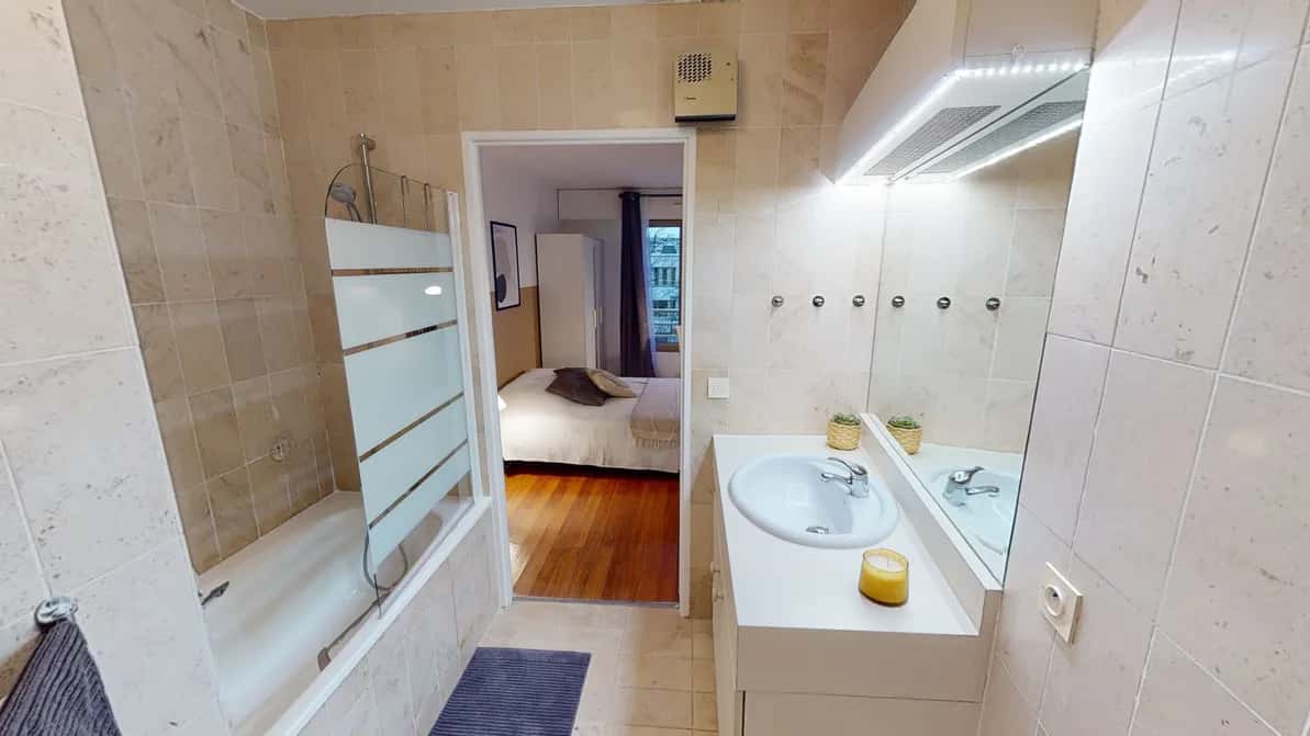Room in Avenue de Versailles, Paris for 93 m² with 5 bedrooms