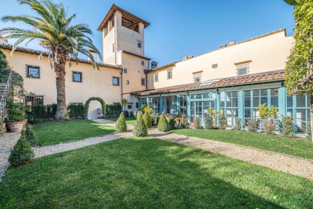 Listing photo thumbnail