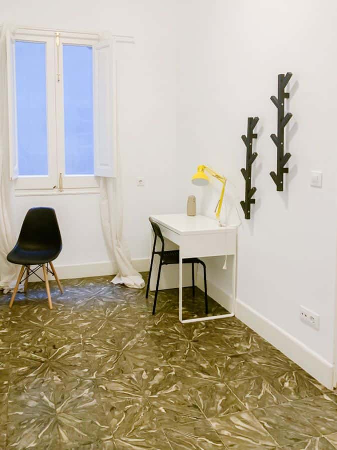 Habitación en piso de 7 habitaciones en Ciutat Vella