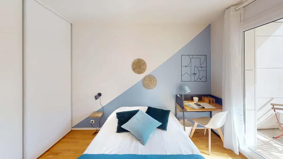 Room in Rue Pierre Lhomme, Courbevoie for 89 m² with 4 bedrooms