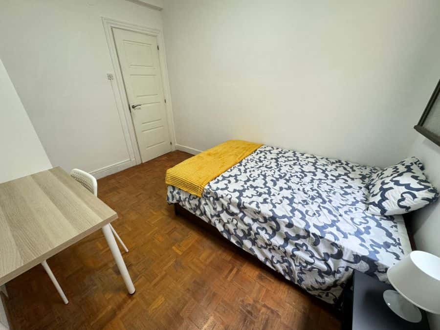 Habitación en piso de 3 habitaciones en Abando