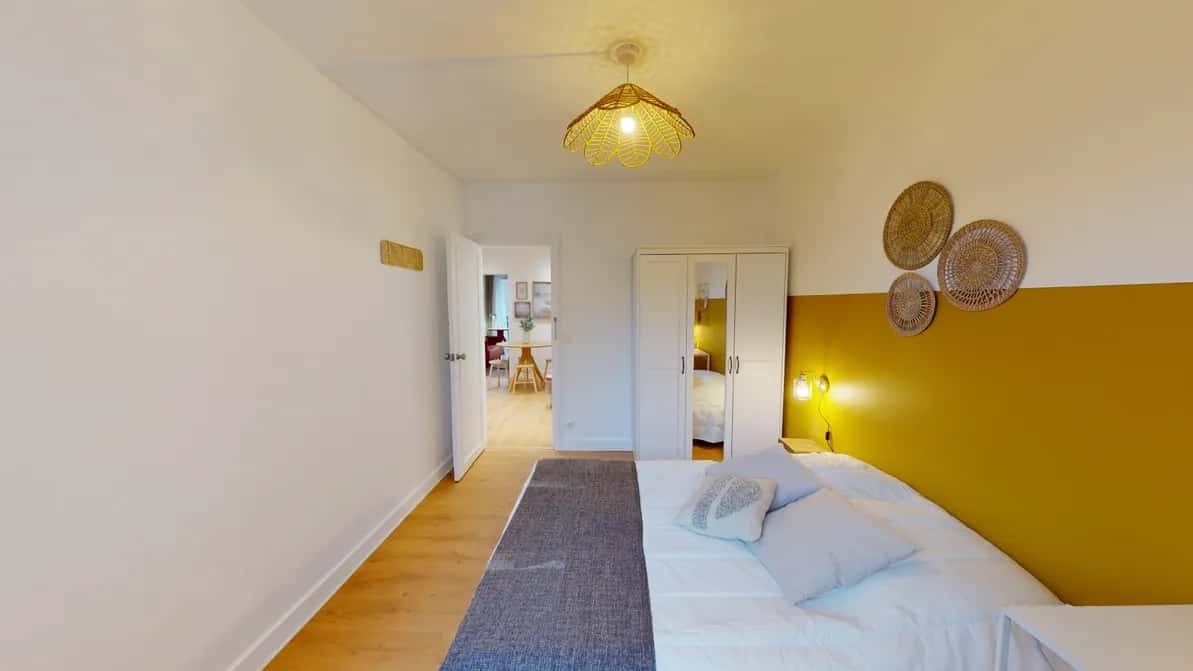 Chambre dans Rue Guersant, Paris pour 84 m² avec 4 chambres