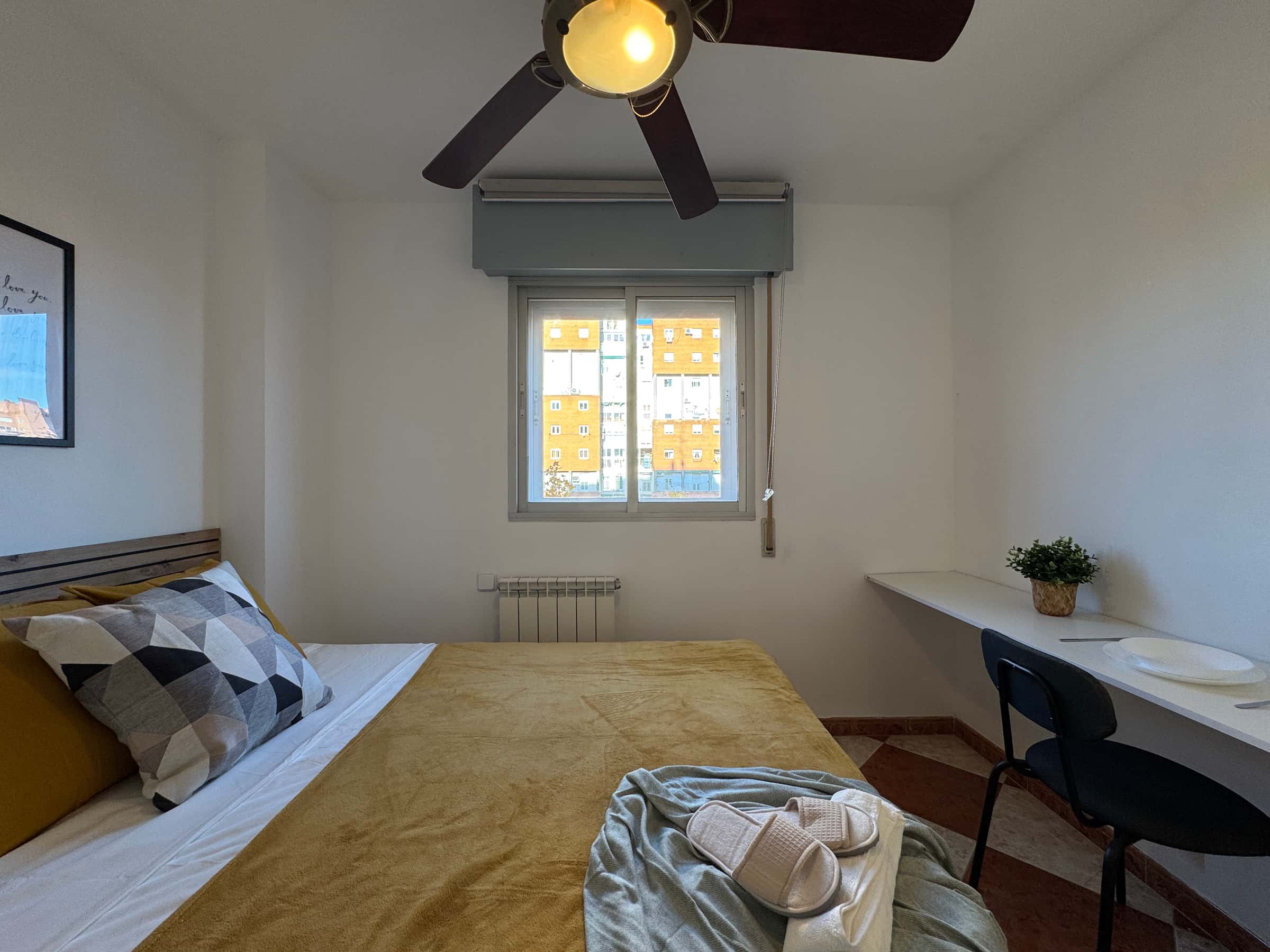 Zimmer in Calle de los Andaluces, Madrid für 80 m² mit 4 Schlafzimmer