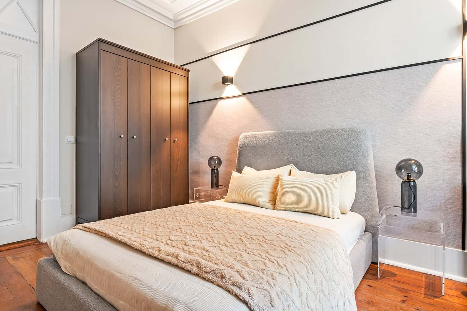 Room 2  - 83. Rua da Emenda 111 1