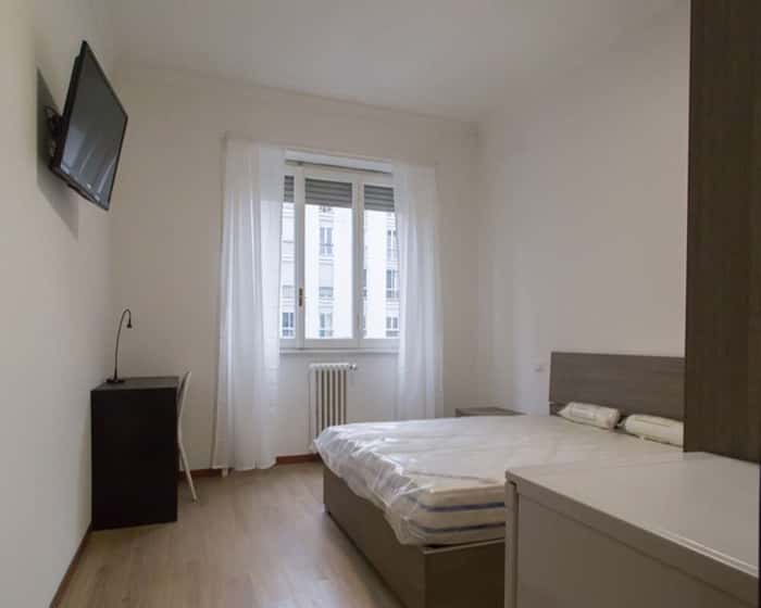 Listing photo thumbnail