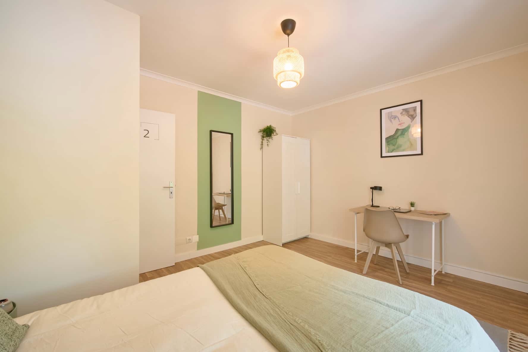 Bedroom in a 9-bedroom apartment in Lisbon (1min from metro station) - Room 2