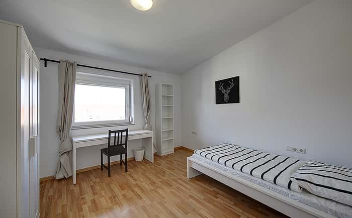Listing photo thumbnail