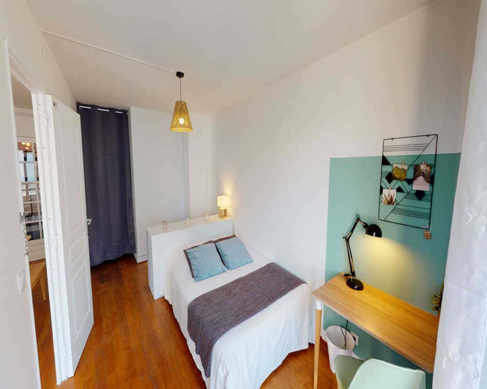 Chambre dans le rue Juge