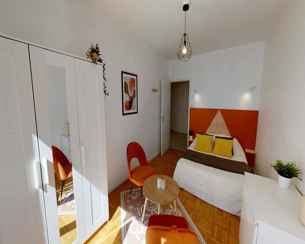 Chambre dans le rue des Emeraudes