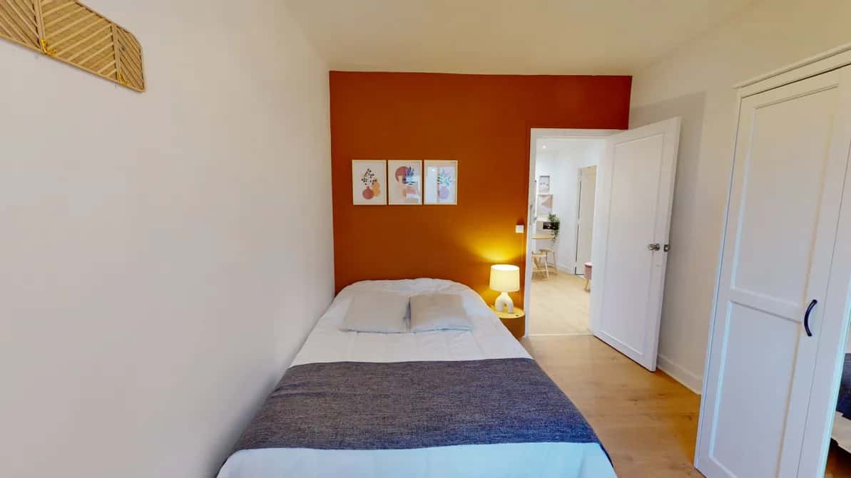 Stanza in Rue Guersant, Paris di 84 m² con 4 camere