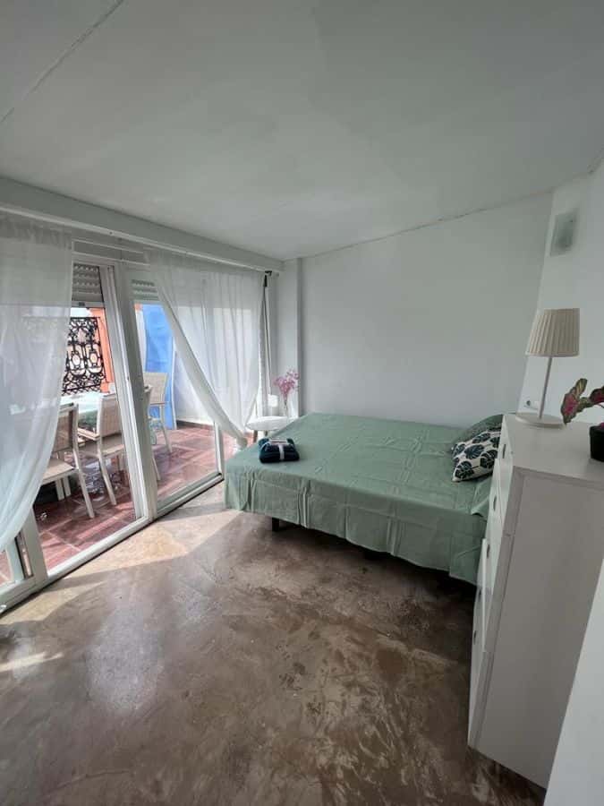 Habitación en piso de 2 habitaciones en Ciutat Vella