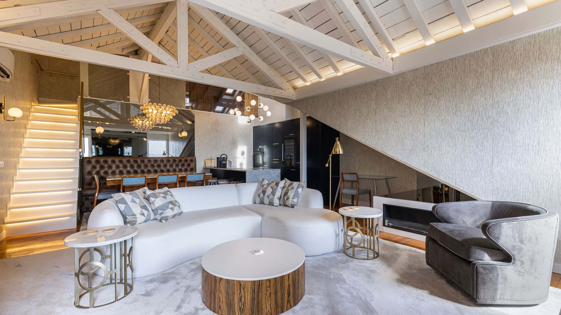 Luxury Duplex W/ River View