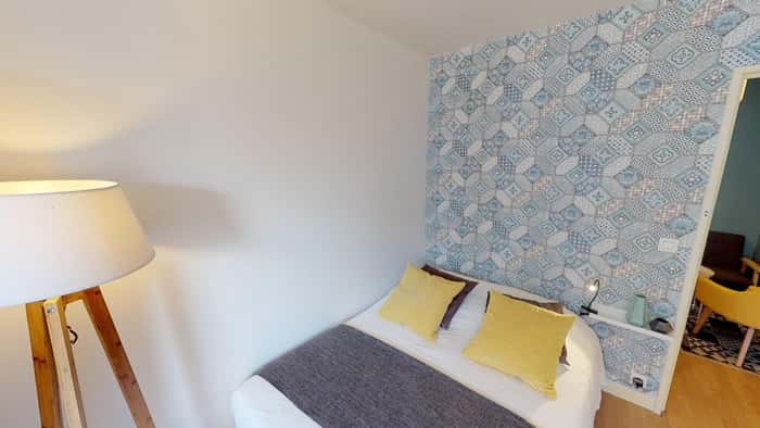 Listing photo thumbnail