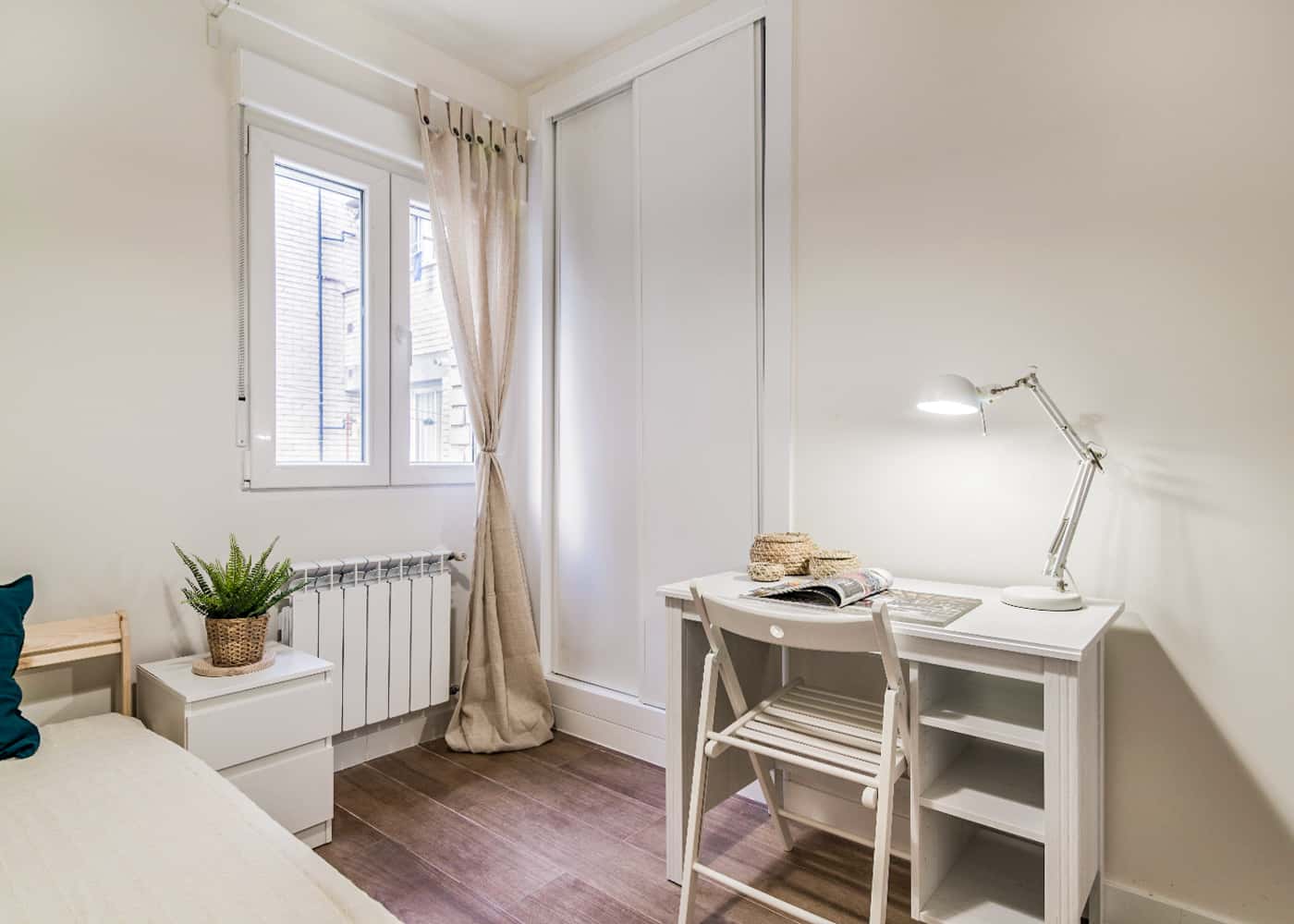 Habitacion privada en Paseo Reina Cristina, Madrid