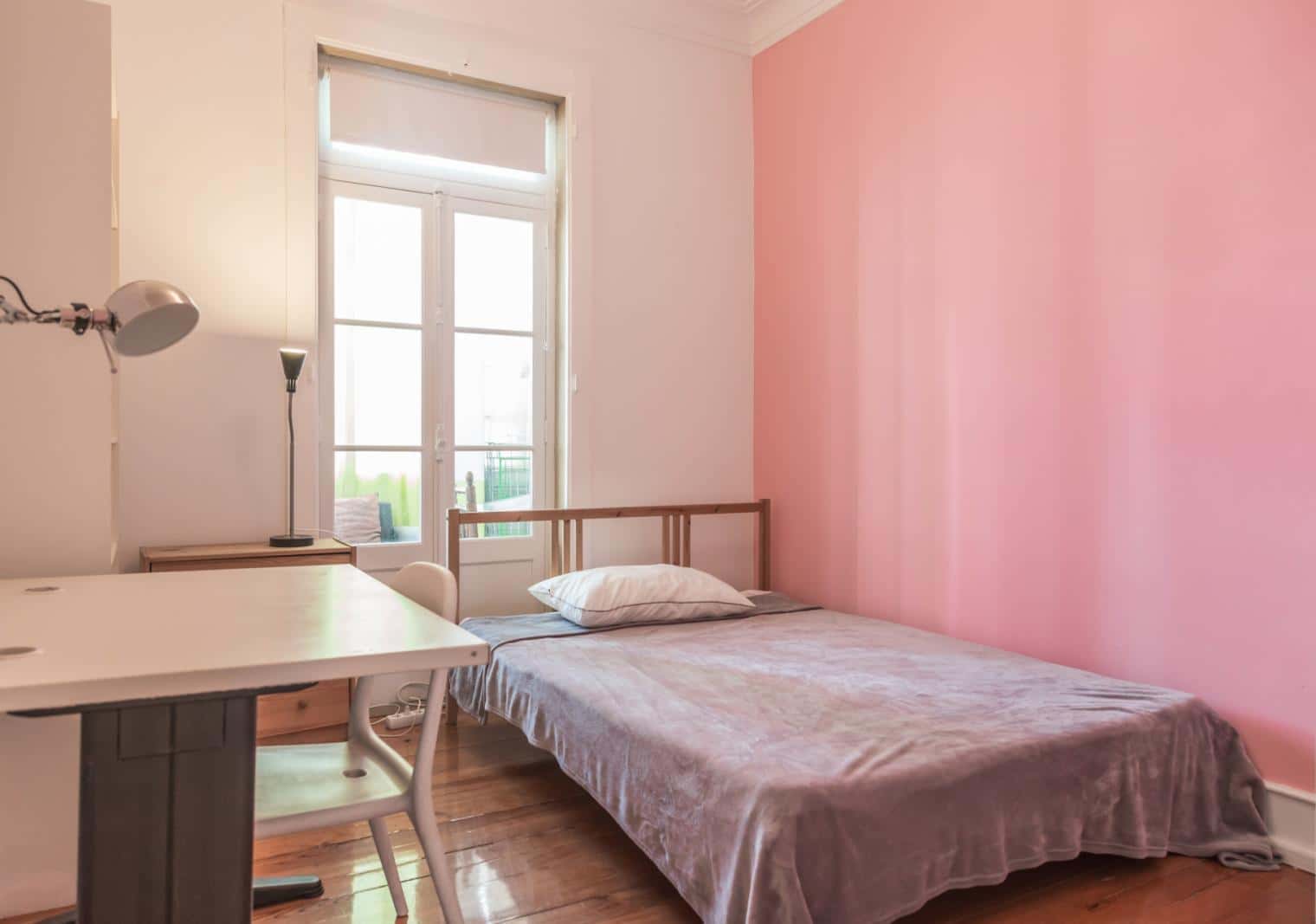 Quarto com cama de casal em apartamento com 7 quartos - FLAT B - B6