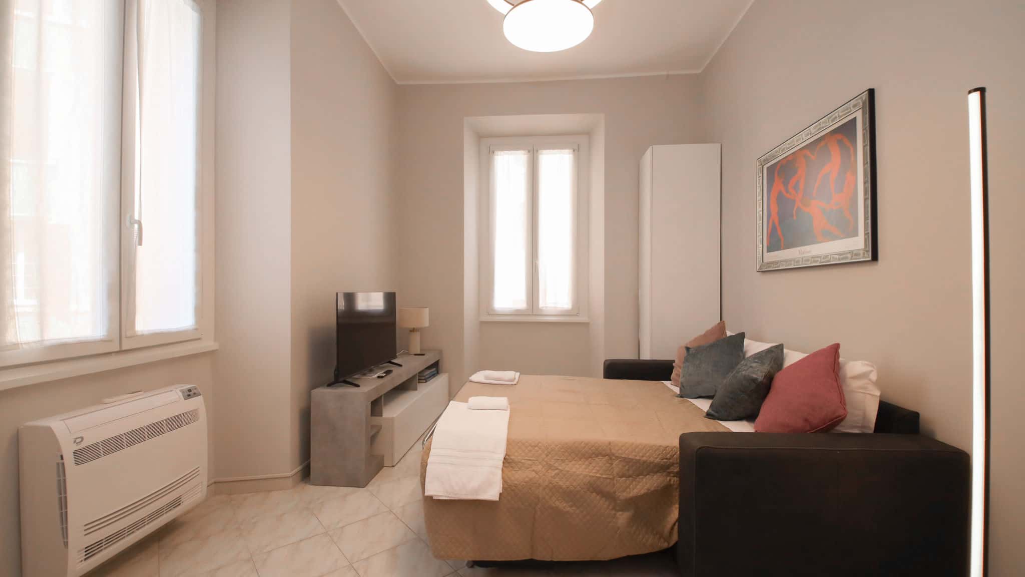 Rome Flat 42 by Ghor