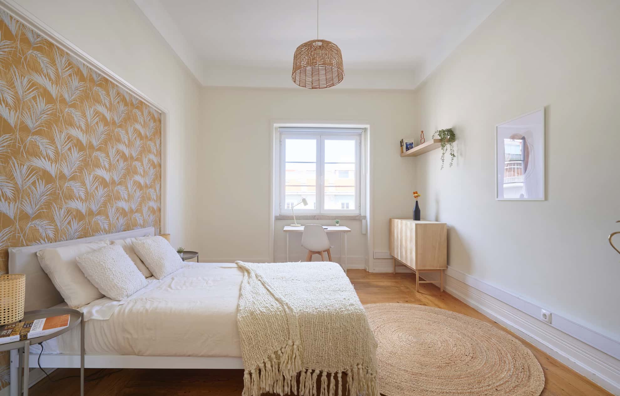 Bedroom in a 10-bedroom apartment in Lisbon (1min from metro station) - Room 1