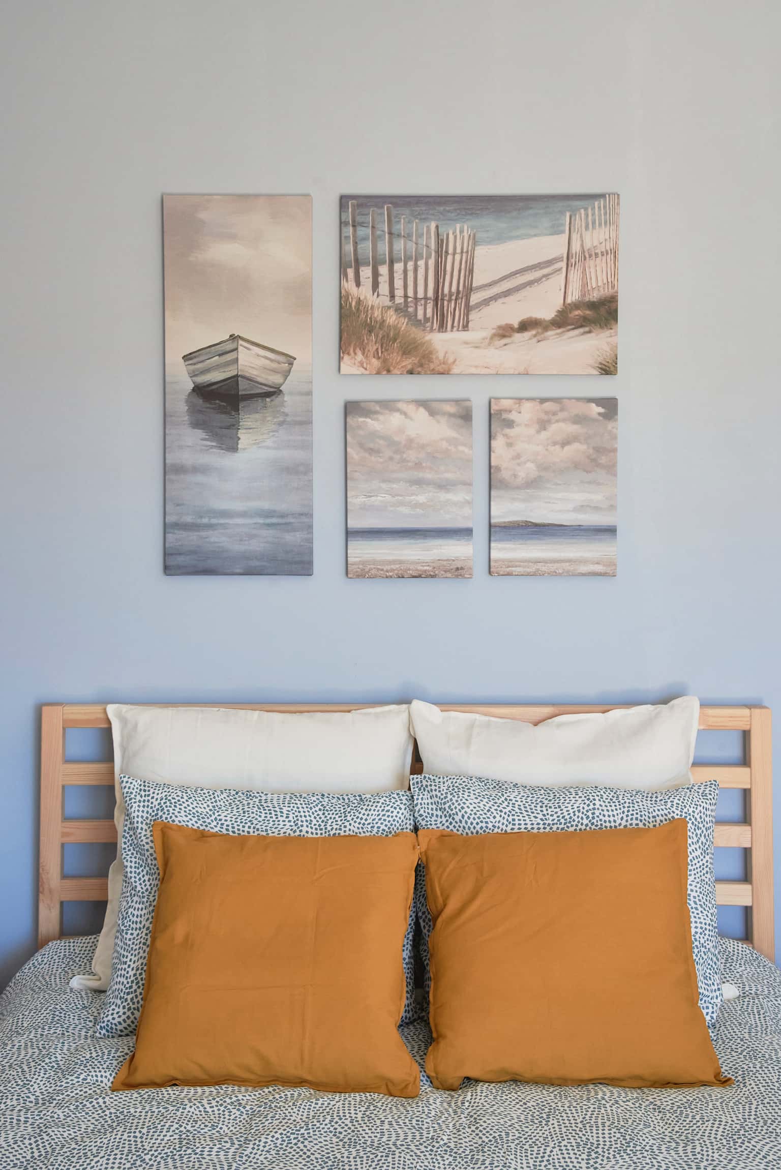 Bedroom with private balcony in a 5-bedroom apartment in Lisbon - Room 2