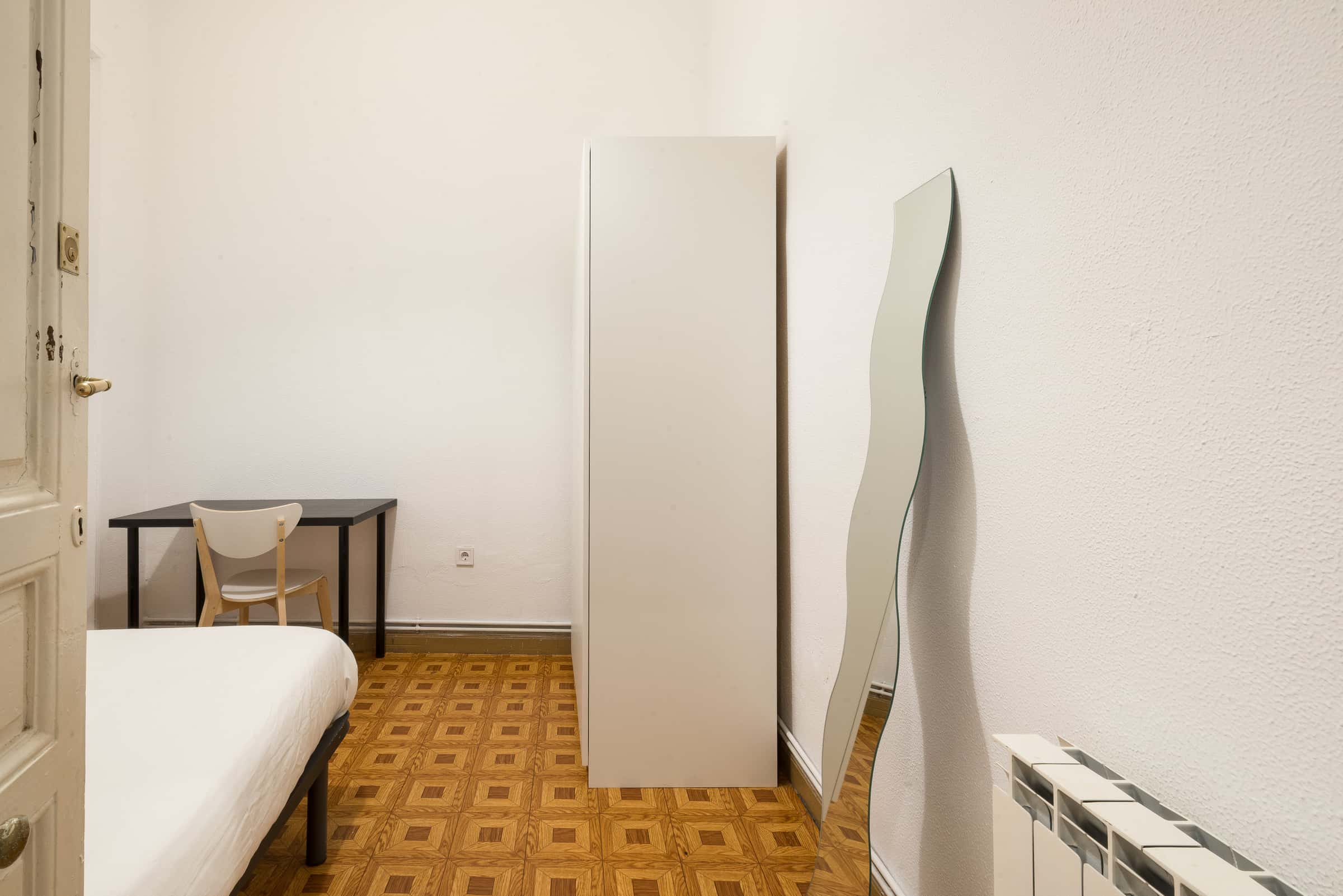 Habitación individual en Via Calle Jardines  º