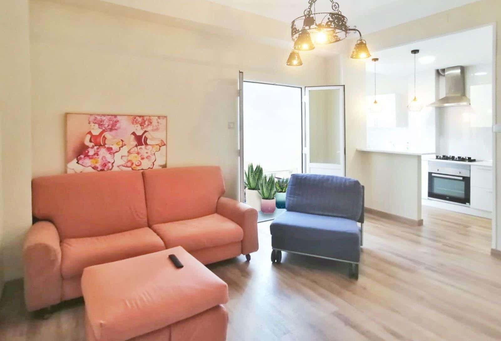 Double bed in Rooms for rent in 5-bedroom apartment in Alipark