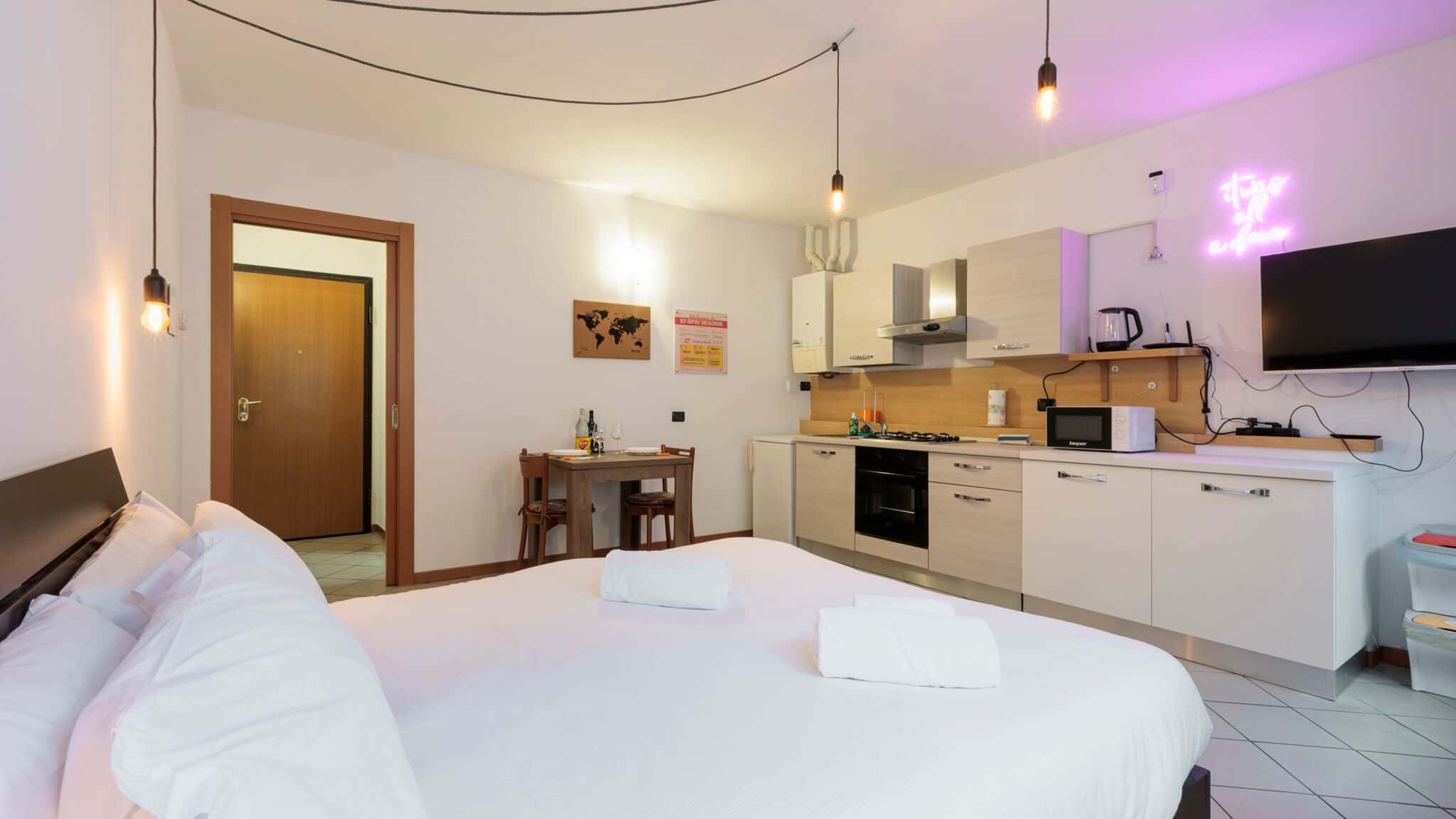 BGY Airport And Bedroom