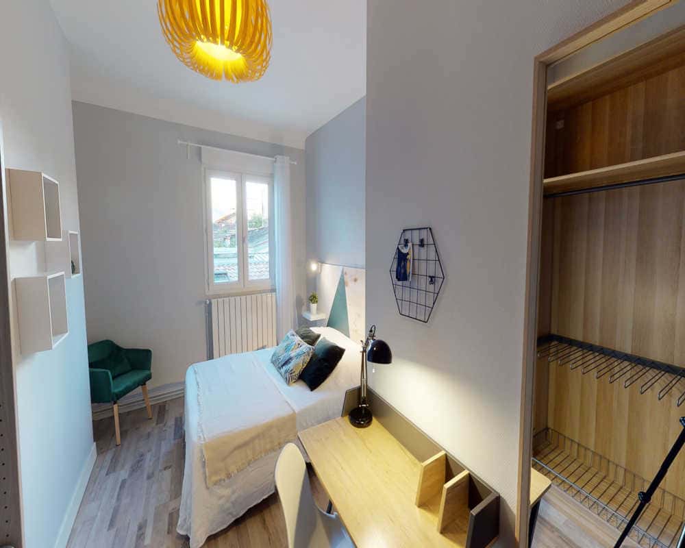 Chambre dans le rue Lafontaine