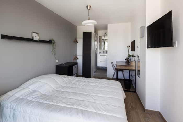 Listing photo thumbnail