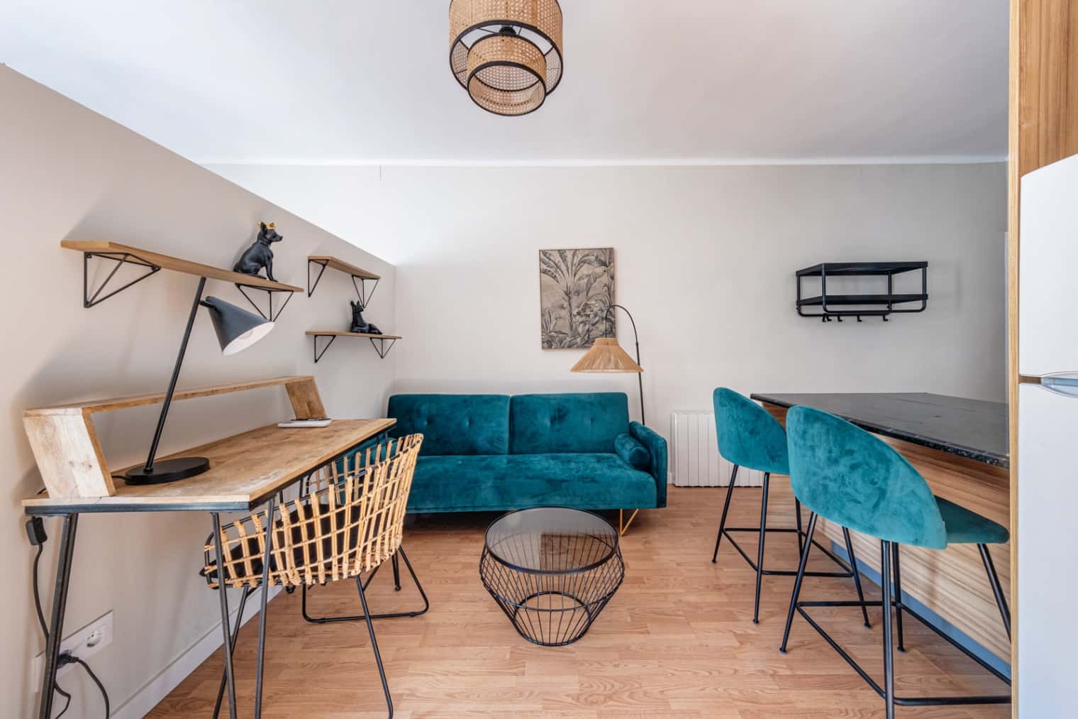 NIce one bedroom flat right in SAnt Andreu, super easy to commute to the centre, just 10 min