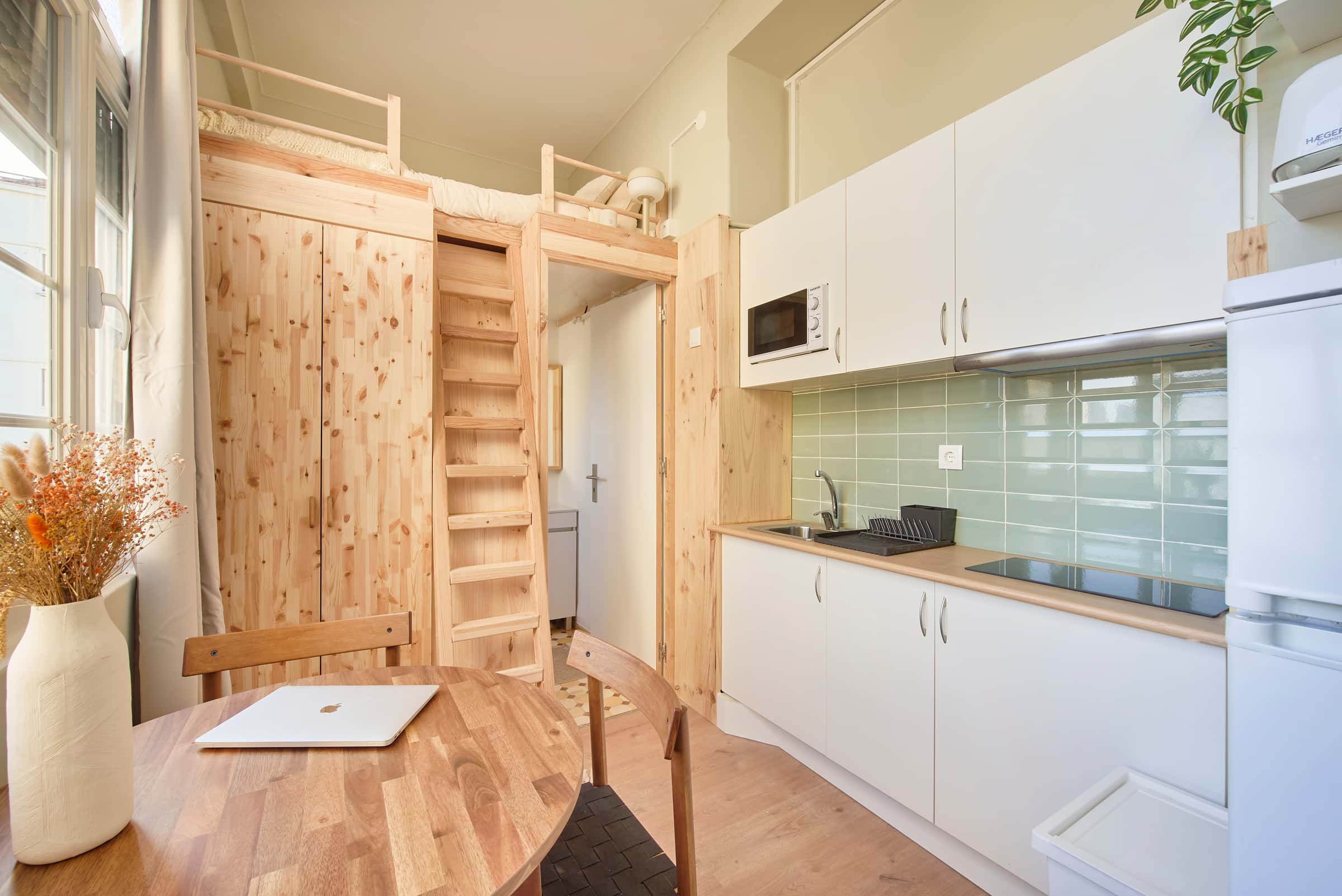 Cosy Studio for Rent in Av. António Augusto Aguiar, Lisbon