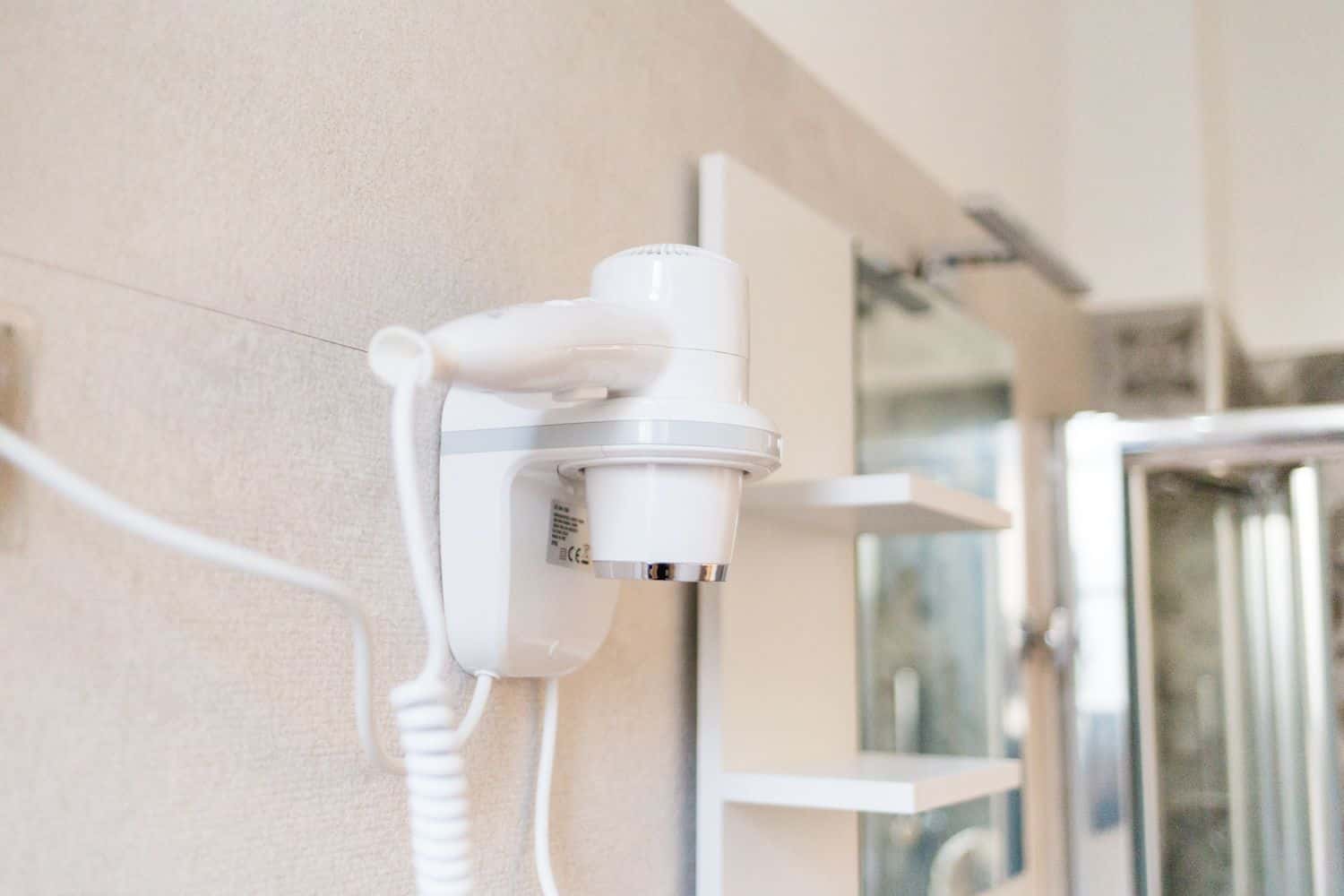 Stanza 3 con bagno privato in Via Pier Dionigi Pinelli, Torino
