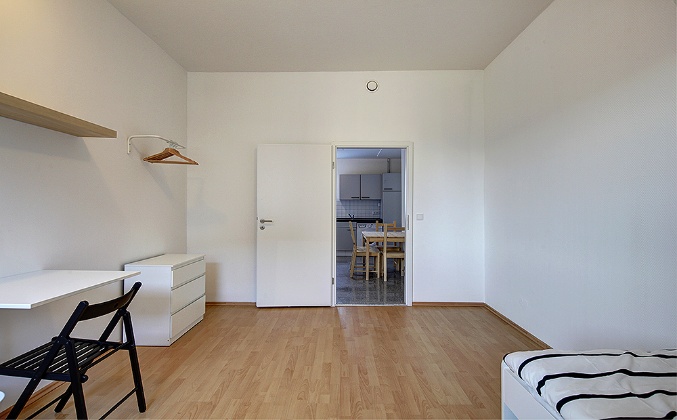 Listing photo thumbnail