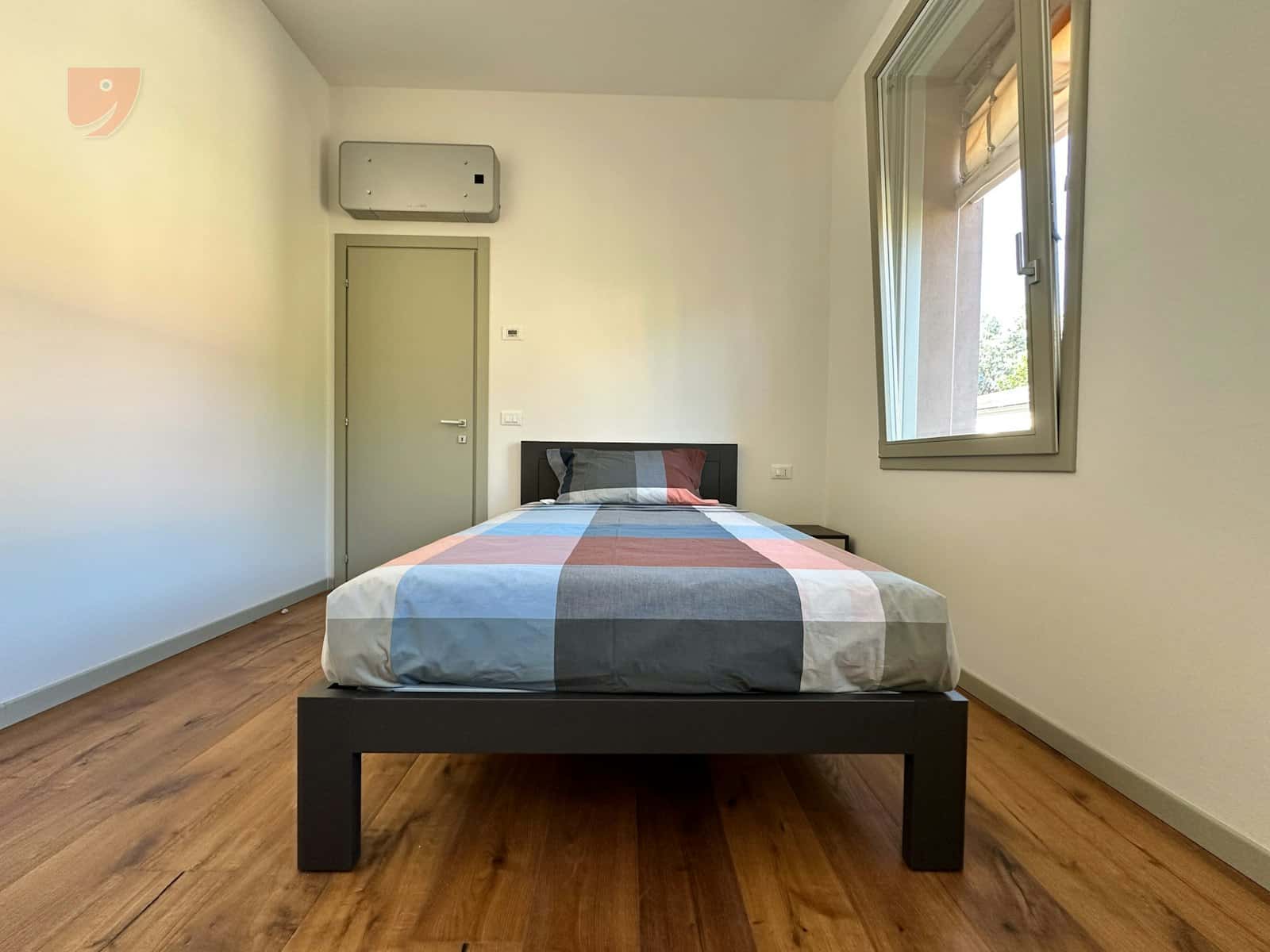 Room in Via Montebello, Ferrara for 37 m² with 2 bedrooms