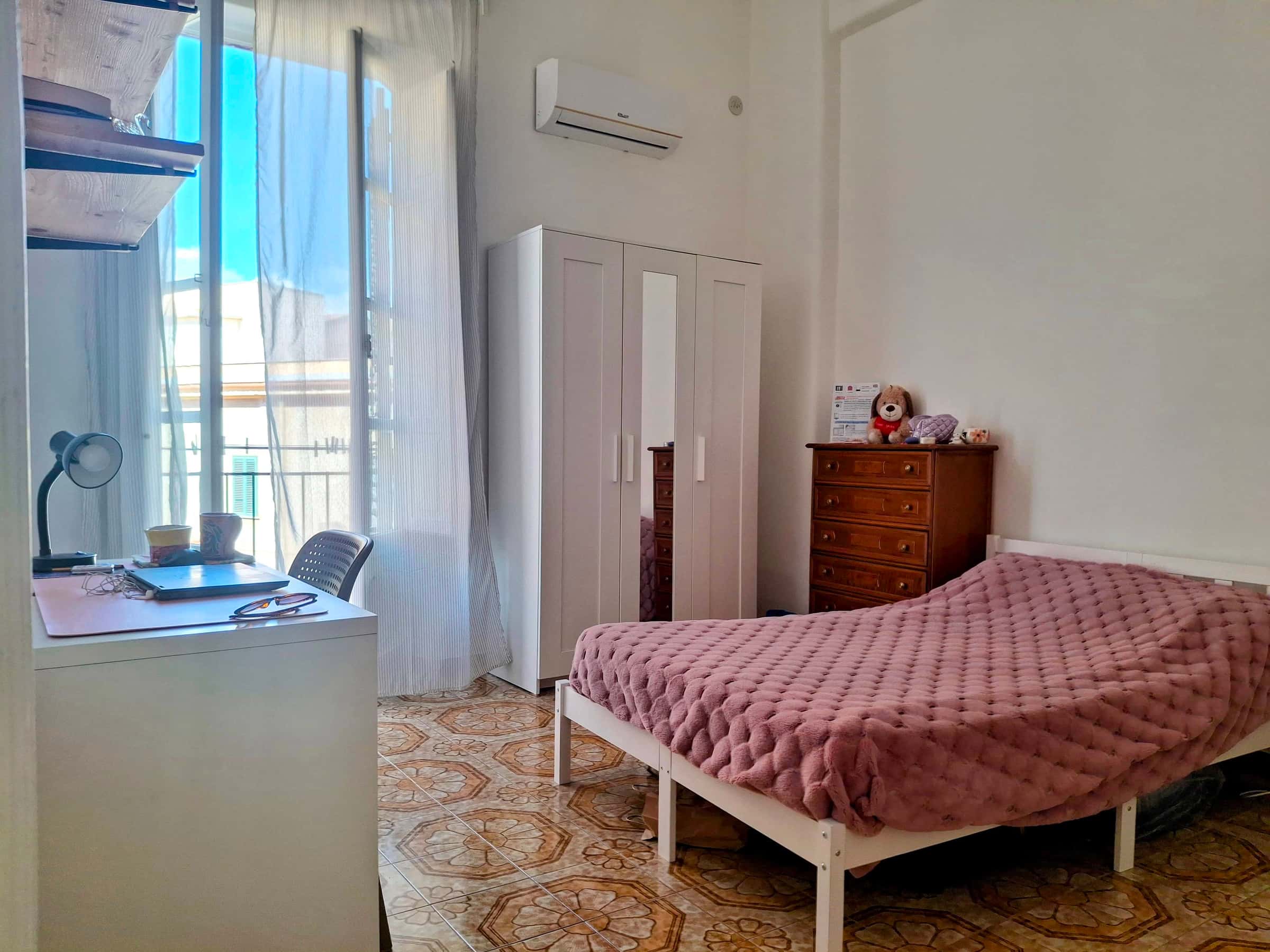 Stanza in Via Giuseppe Patricolo, Palermo di 52 m² con 2 camere