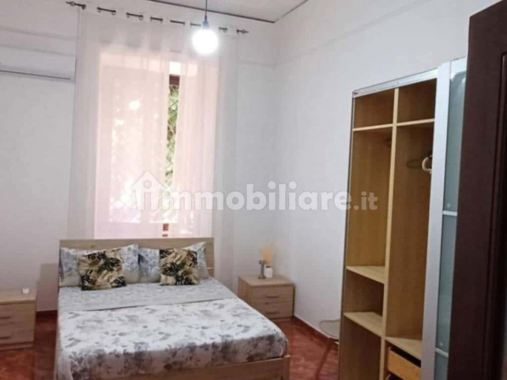 Quarto em Via Leone Marsicano, Napoli para 120 m² com 4 quartos