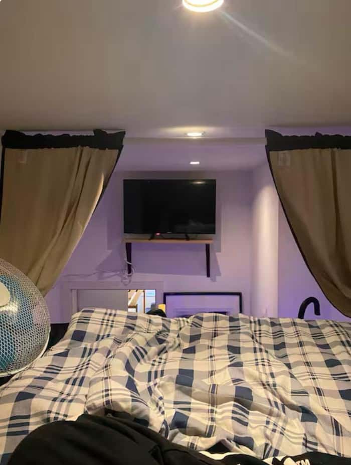 Listing photo thumbnail