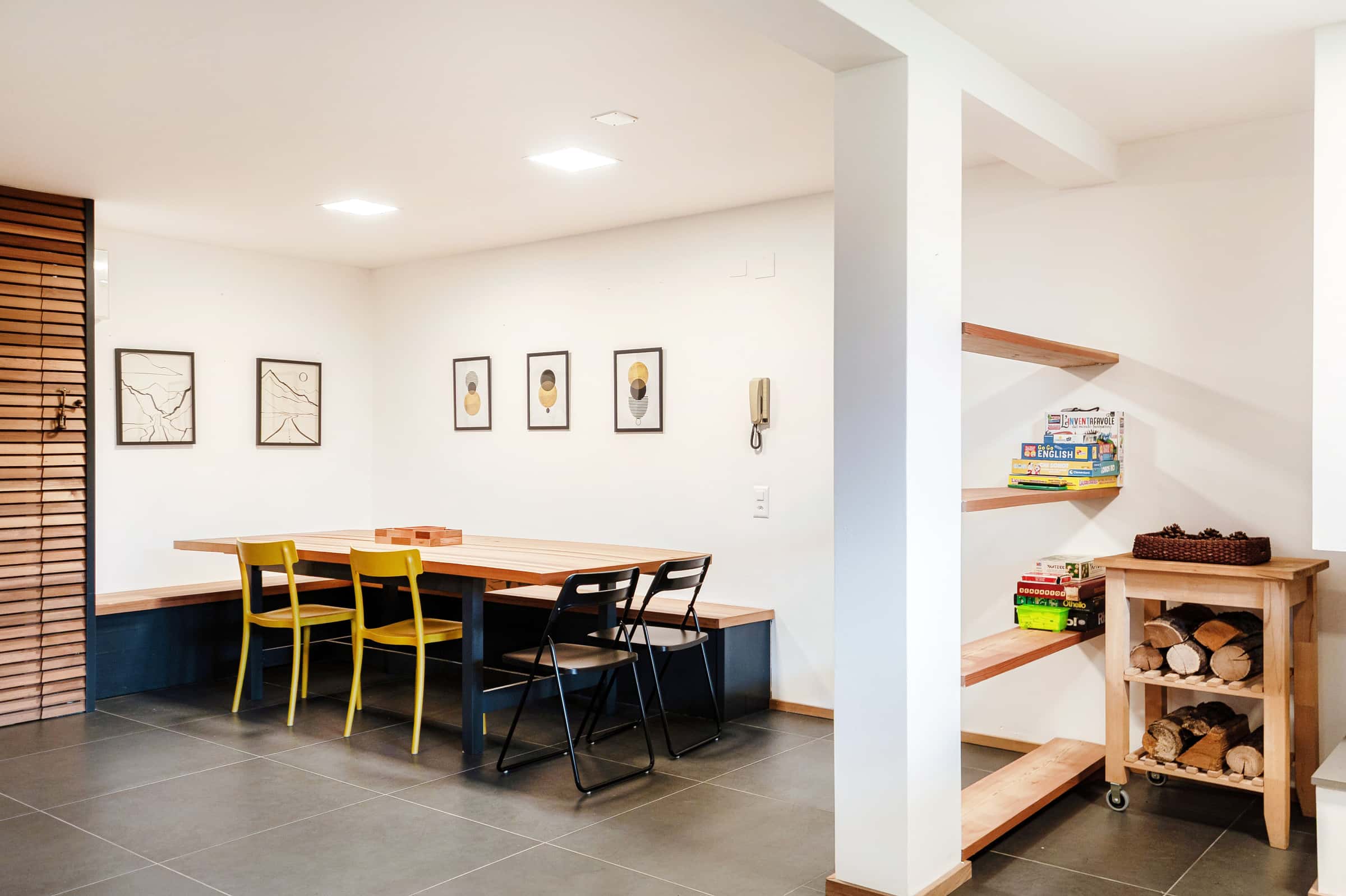 MODERN FLAT - On the hills bordering Italy