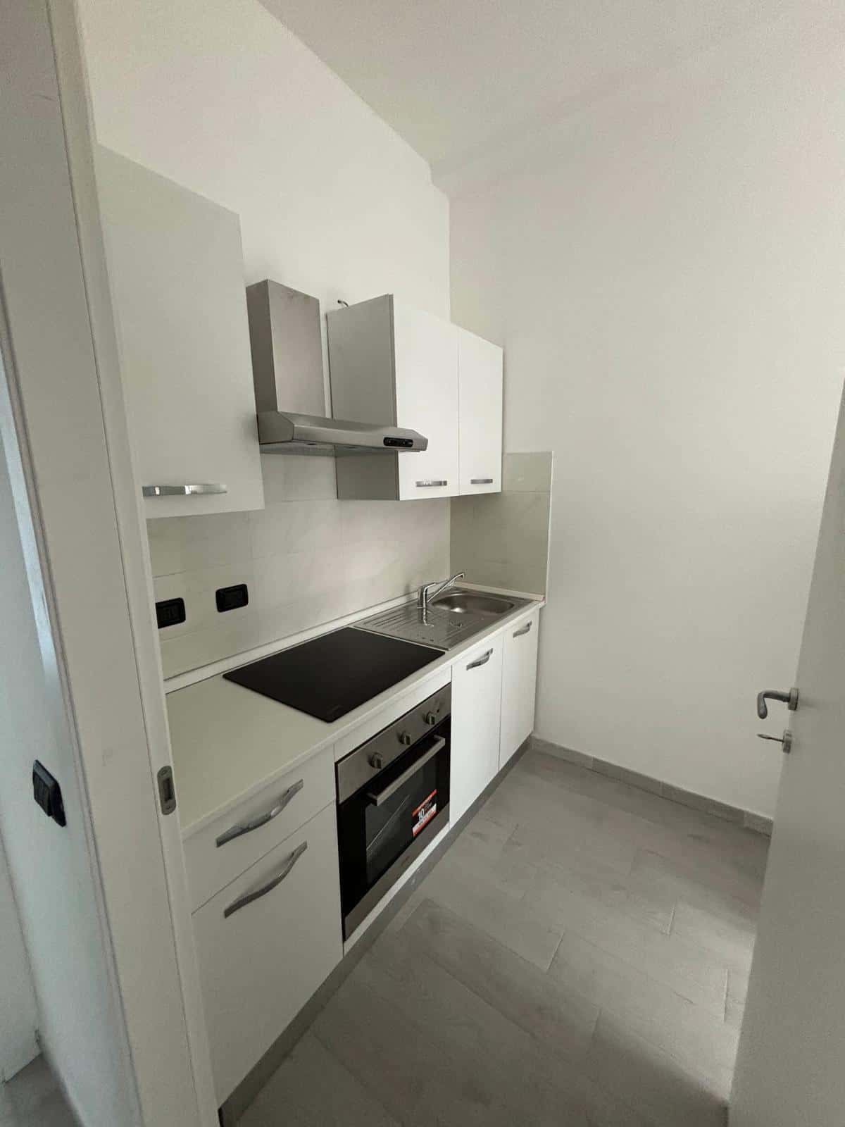 Monolocale con cucina separata - Via Milano, Corsico