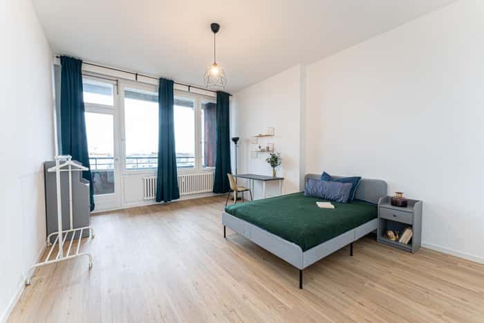 Listing photo thumbnail