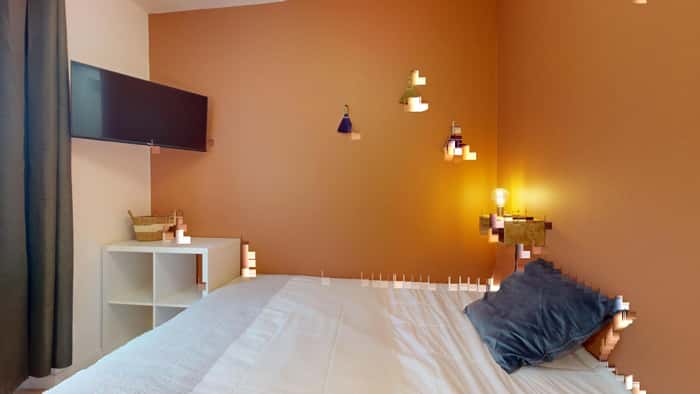 Listing photo thumbnail