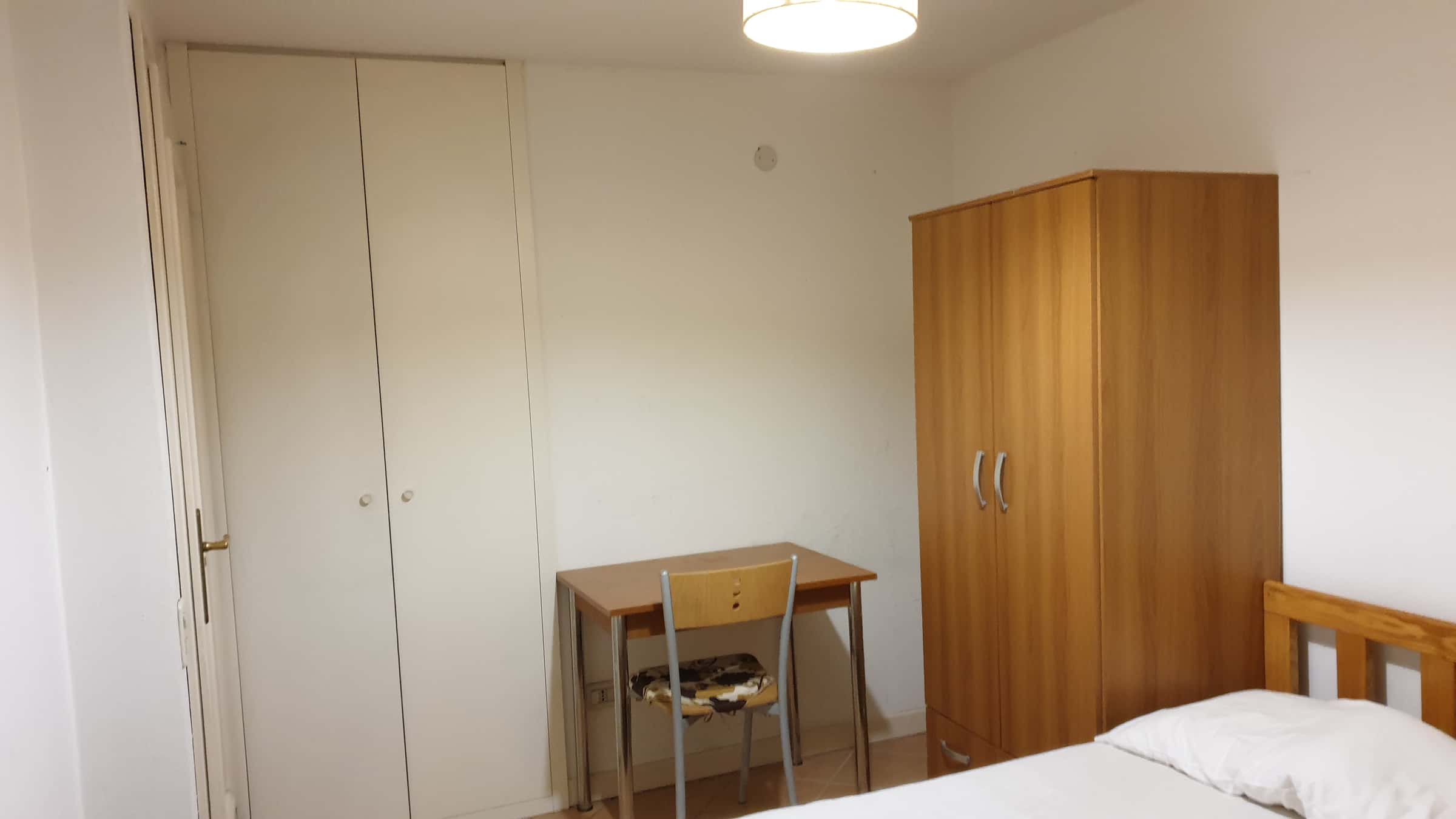 A8/S2 - stanza con due letti uniti, appartamento con due bagni completi, Centro Storico, Trento