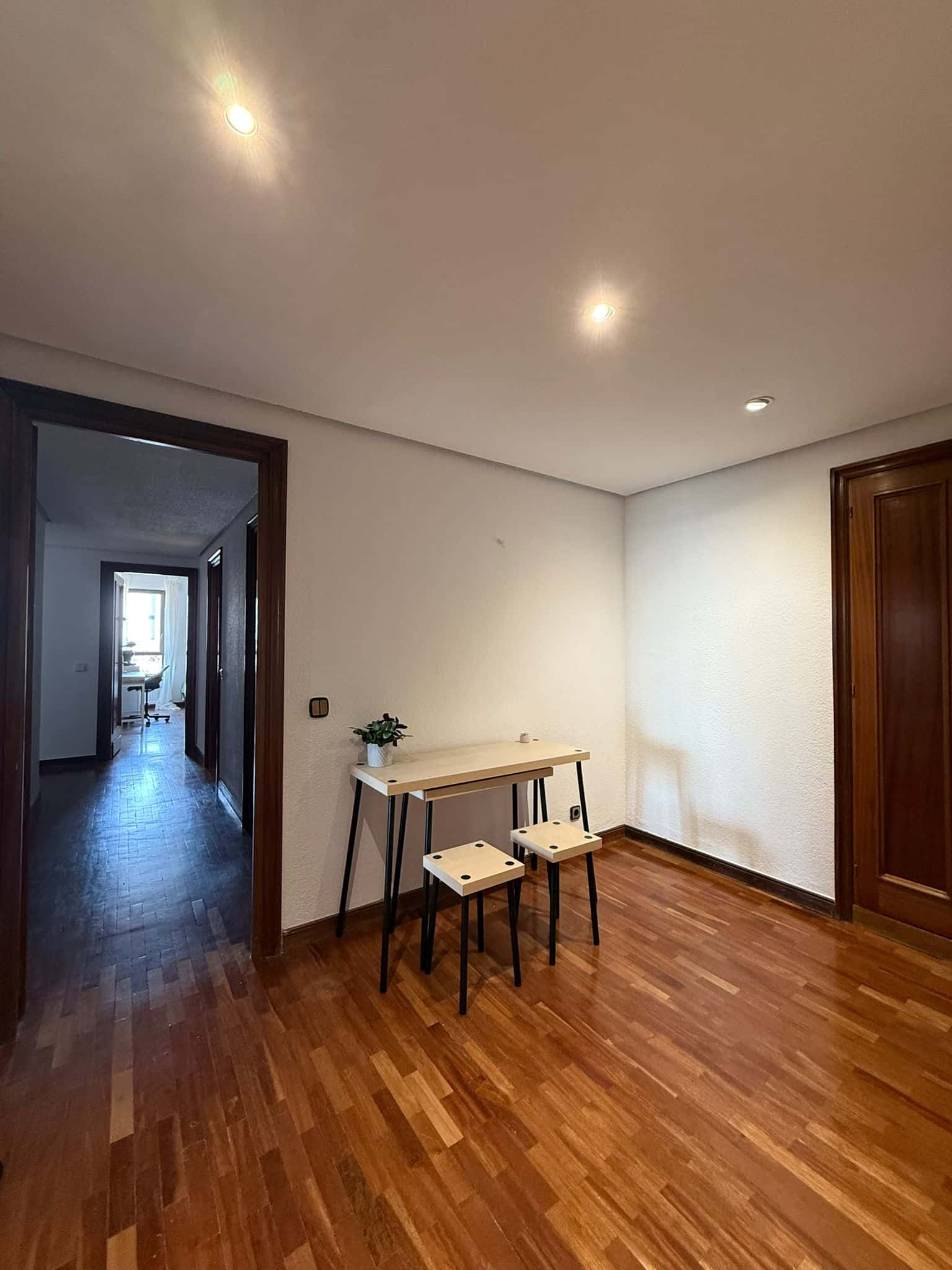 Room CMS48R1
