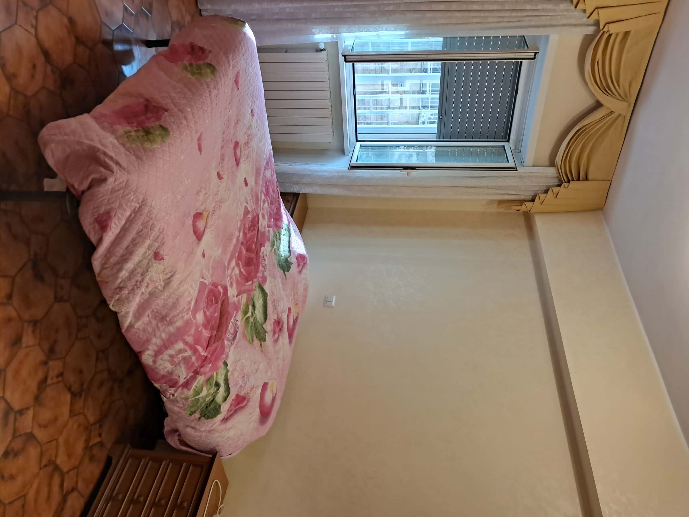 Quarto em Via Luigi Ferretti, Roma para 130 m² com 4 quartos