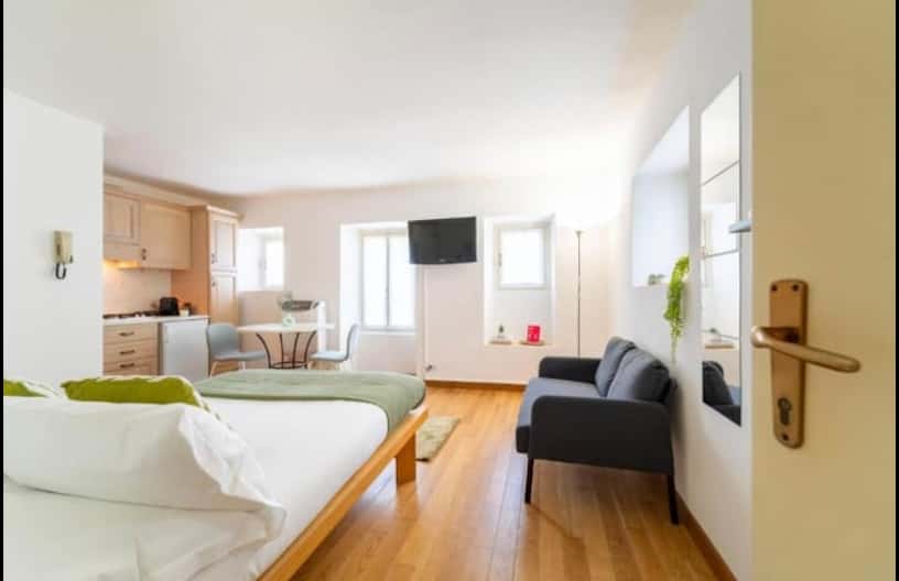 Sussurro Del Lago • A due passi dal Traghetto