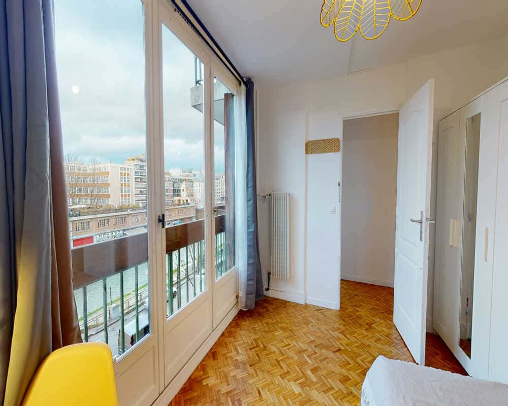 Chambre dans le quai de Jemmapes