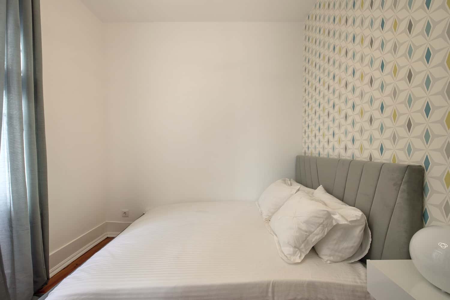 Room 5 - 82. Travessa de Santo António à Graça 2 3°