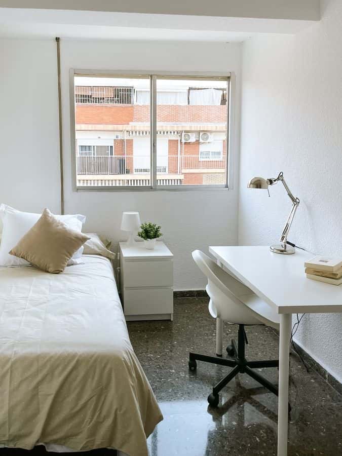 Habitación en piso de 4 habitaciones en Quatre Carreres