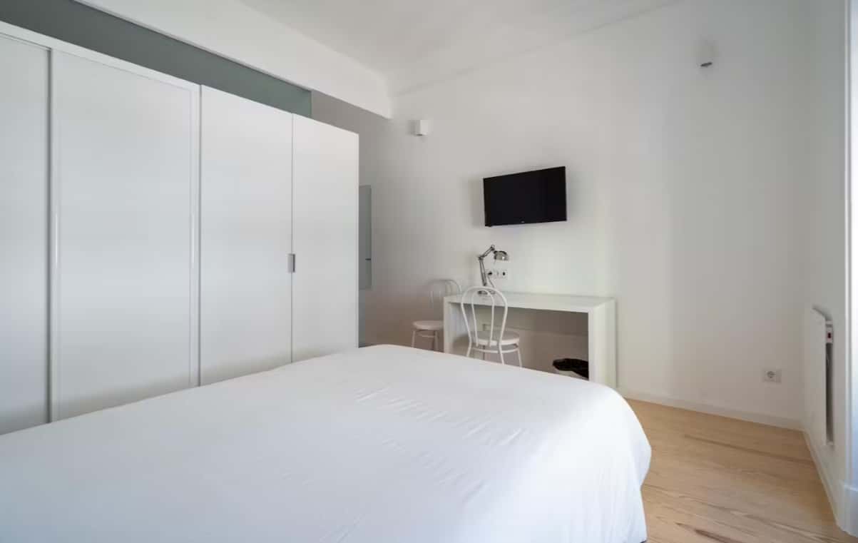 Ensuite room in renovated apartment in Saldanha - S6